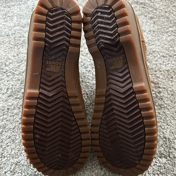 Sorel Tan Suede Ankle Boots with Zipper - Picture 3 of 4